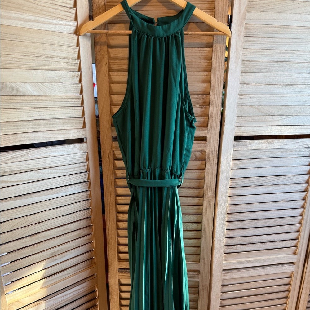 Chic Forest Green Halter Midi Dress
